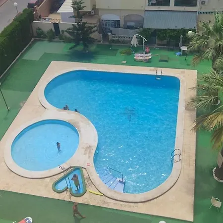 Bonito Estudio Con Bonitas Vistas