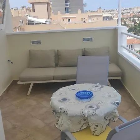 Bonito Estudio Con Bonitas Vistas