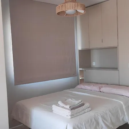 Bonito Estudio Con Bonitas Vistas