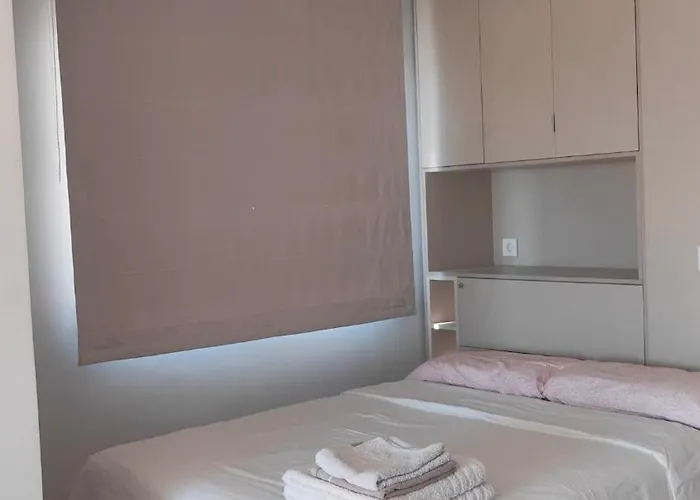 Bonito Estudio Con Bonitas Vistas